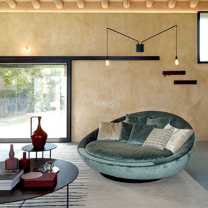 Wohnzimmer großer runder Schwenkstoffsitzstuhl mit Tisch