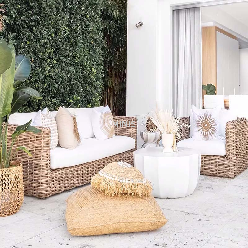 Ourdoor-Qualitätscouch für den Garten und die Terrasse, robustes Sofa aus braunem Rattan