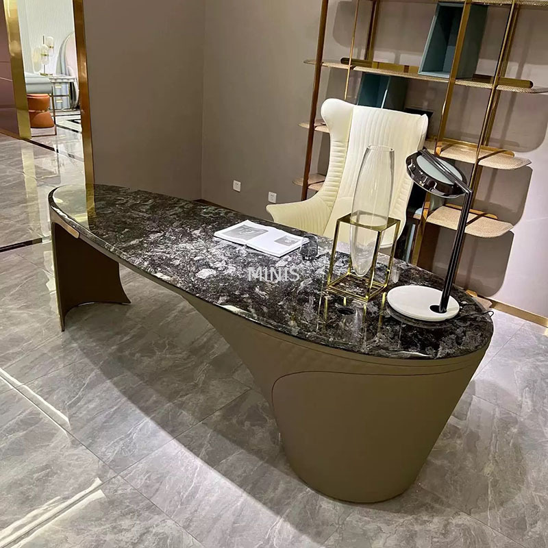 Hochwertige Schreibtischmöbel, ovaler Bürotisch und Stuhl